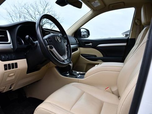 Used 2018 Toyota Highlander XLE image 13