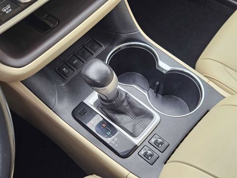 Used 2015 Toyota Highlander XLE image 20