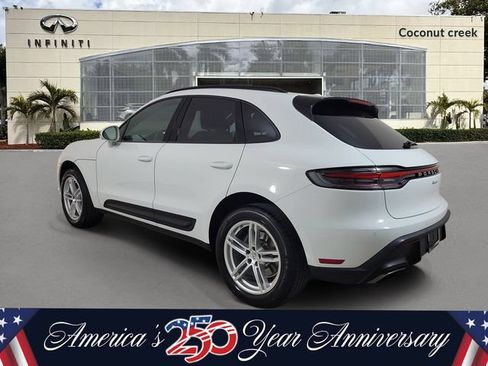 Used 2024 Porsche Macan AWD/4WD image 3