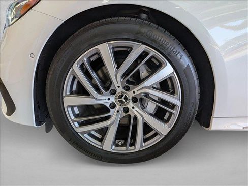 Used 2025 Mercedes-Benz E 350 Sedan image 25