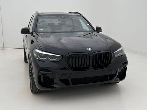 Certified 2022 BMW X5 xDrive40i w/ M Sport Package image 3
