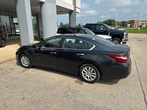 Used 2018 Nissan Altima 2.5 S w/ S Convenience Package FWD image 5