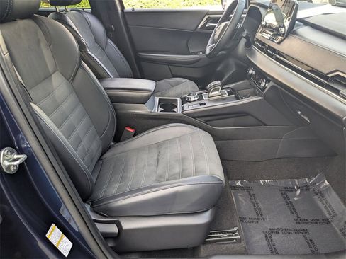 Used 2024 Mitsubishi Outlander SE image 29