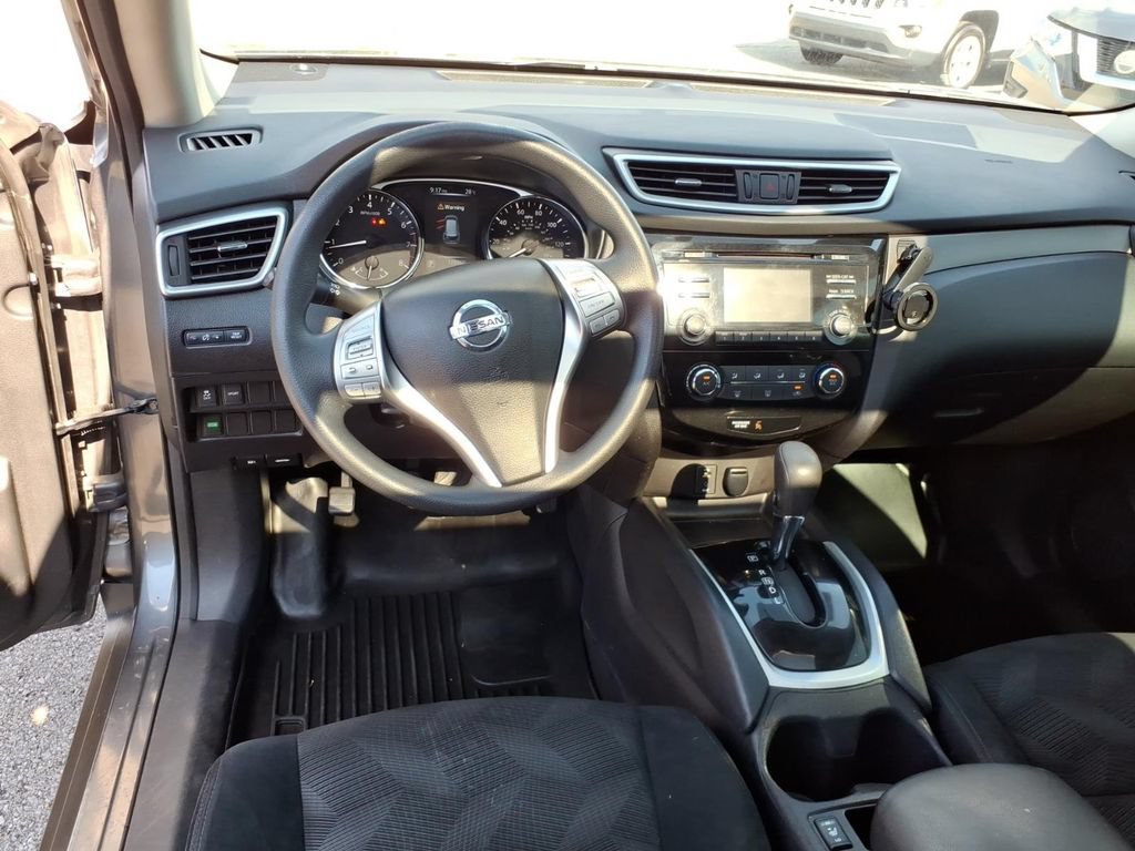 Used 2015 Nissan Rogue SV FWD image 7