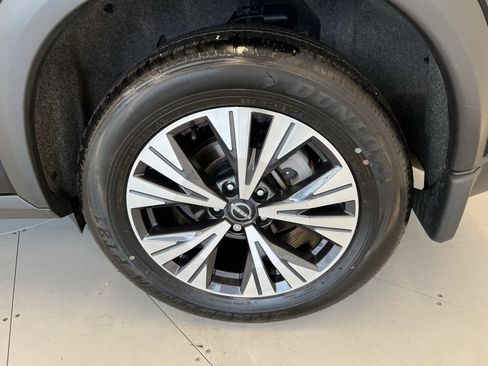 Used 2023 Nissan Rogue SV image 45