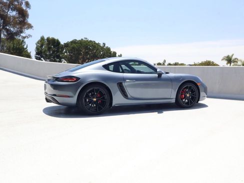 Certified 2025 Porsche 718 Cayman S RWD image 8