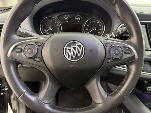 Used 2019 Buick Enclave Essence FWD image 17