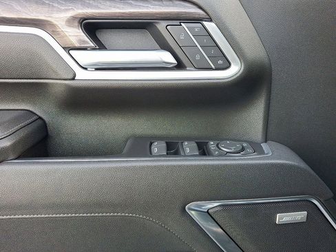 Used 2025 Chevrolet Silverado 3500 LTZ w/ LTZ Convenience Package image 15