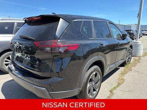 Certified 2025 Nissan Rogue SV AWD/4WD image 8