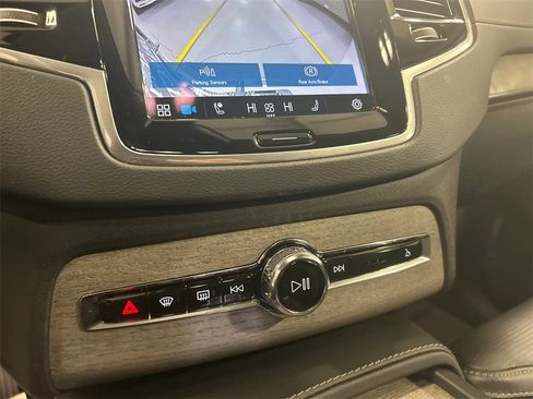 Certified 2024 Volvo XC90 T8 Ultimate w/ Protection Package Premier image 17