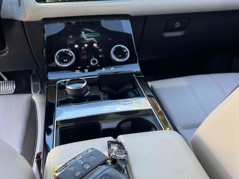 Used 2018 Land Rover Range Rover Velar R-Dynamic SE AWD/4WD image 44