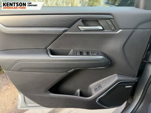 Used 2025 GMC Acadia Elevation w/ Elevation Premium Package image 23