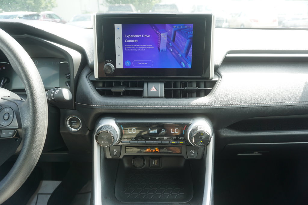 Used 2024 Toyota RAV4 XLE FWD image 9