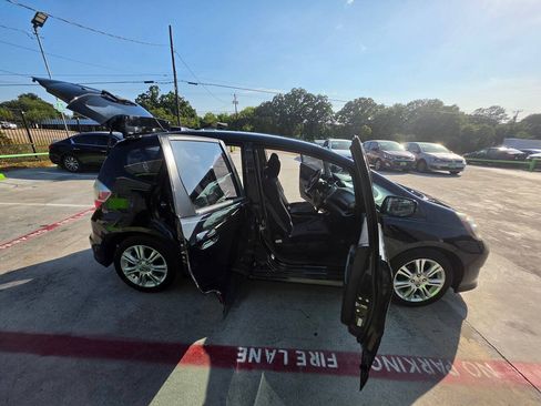 Used 2011 Honda Fit Sport image 28