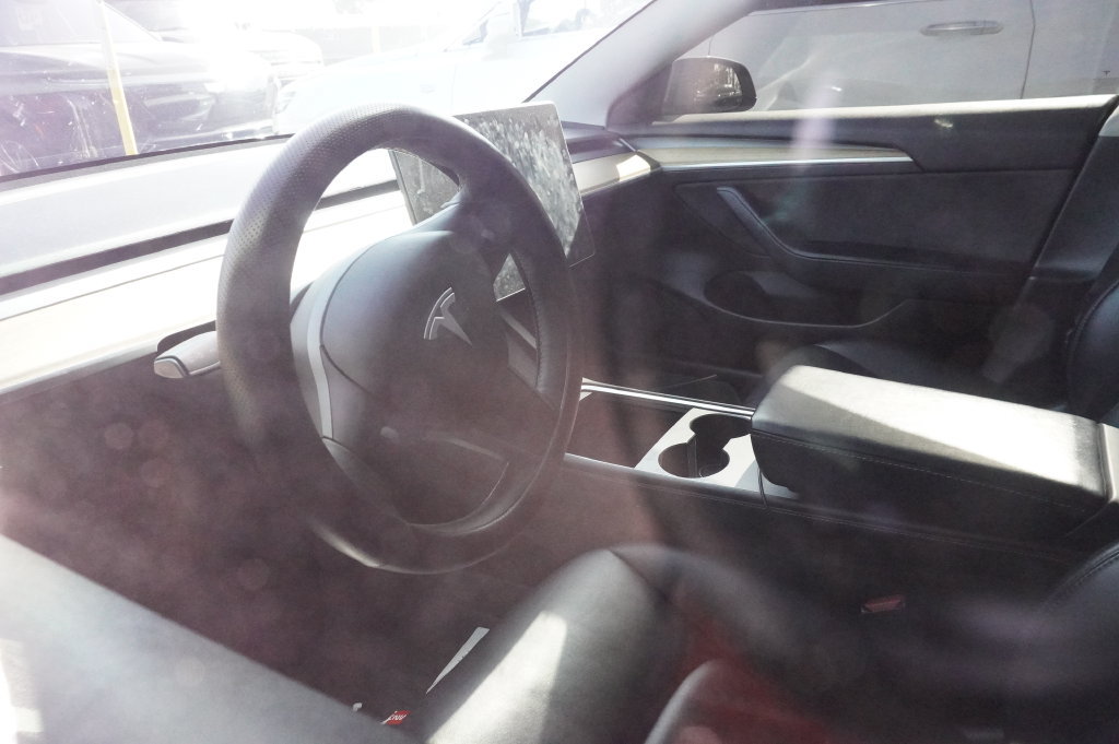 Used 2021 Tesla Model 3 Standard Range Plus RWD image 10