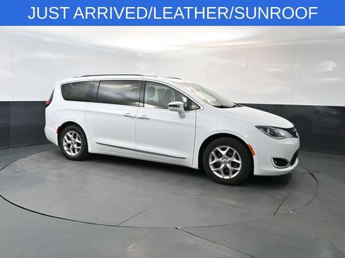 Used 2019 Chrysler Pacifica Limited FWD image 7
