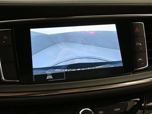 Used 2022 Buick Enclave Essence w/ Experience Buick Package FWD image 32