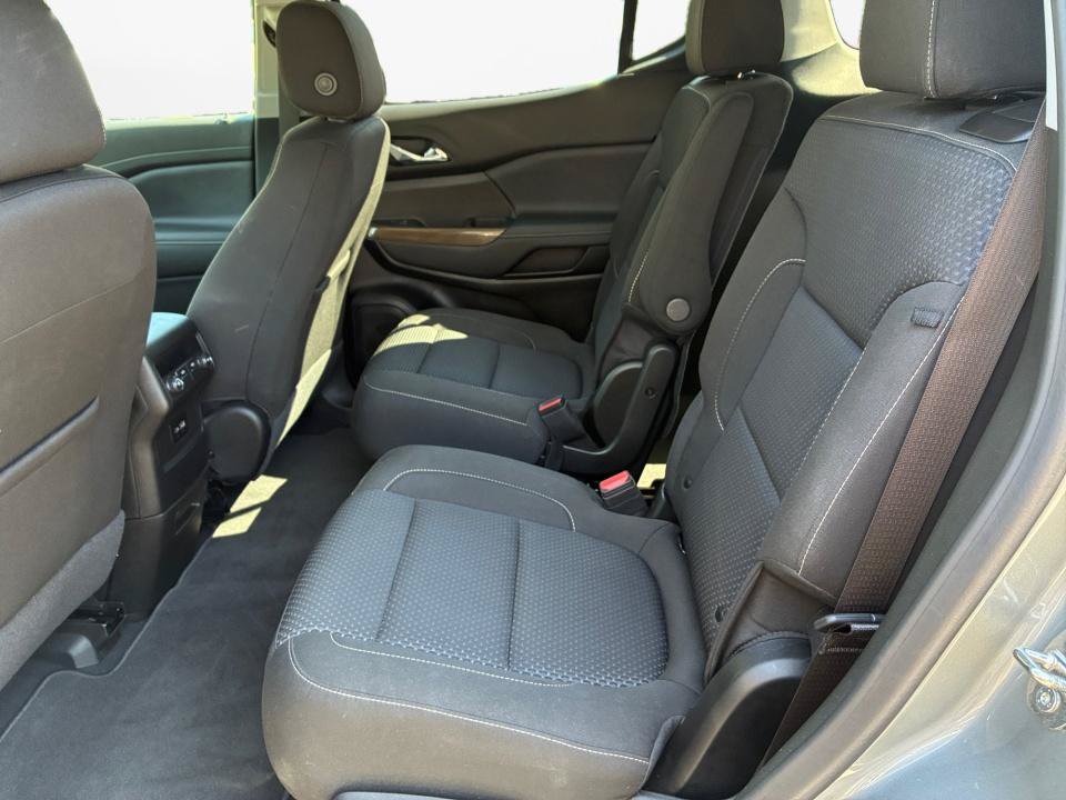 Used 2023 GMC Acadia SLE FWD image 13