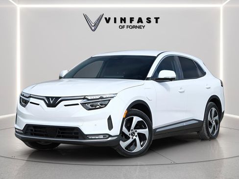 New 2025 VinFast VF 8 Eco AWD/4WD image 1