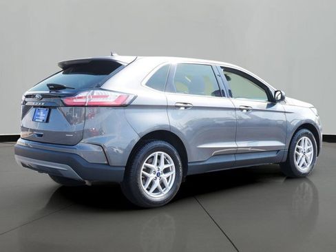 Certified 2022 Ford Edge SEL w/ Convenience Package AWD/4WD image 3
