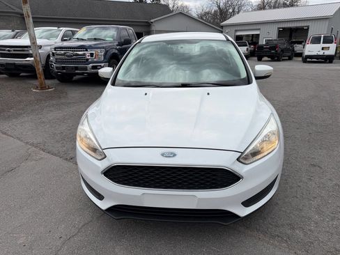 Used 2016 Ford Focus SE image 8