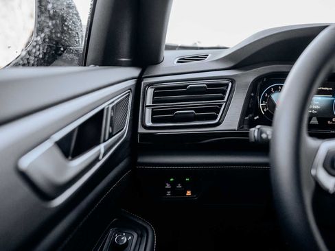 New 2026 Volkswagen Atlas Cross Sport SE image 22