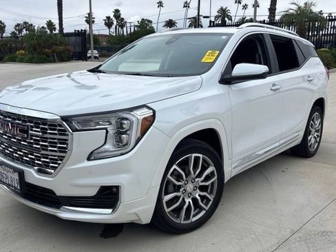 Used 2022 GMC Terrain Denali image 1
