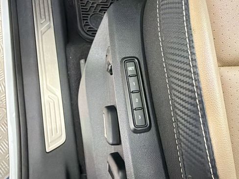 Used 2022 Volkswagen Atlas Cross Sport SEL R-Line image 18