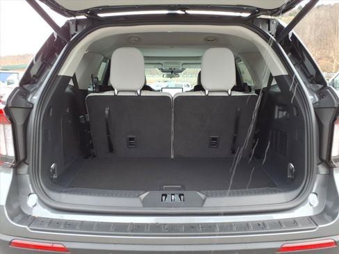 New 2026 Ford Explorer Active w/ Active Comfort Package image 4