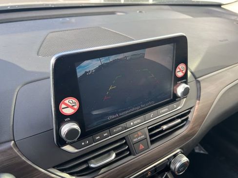 Used 2024 Nissan Altima 2.5 SV image 13