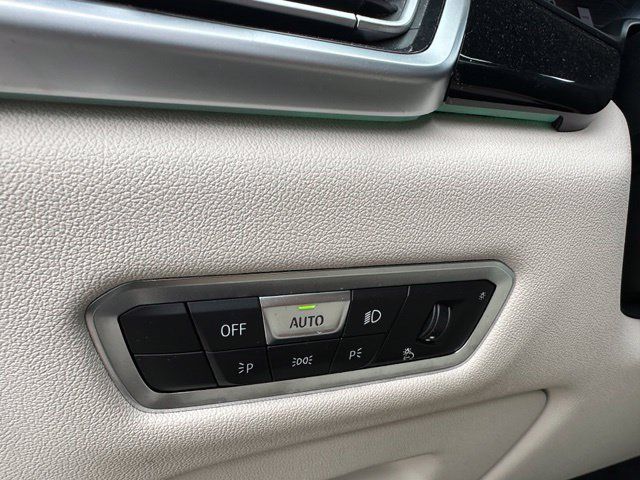 Used 2022 BMW X5 M50i AWD/4WD image 22