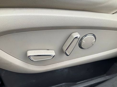 Used 2016 Lincoln MKX Select w/ Select Plus Package AWD/4WD image 20