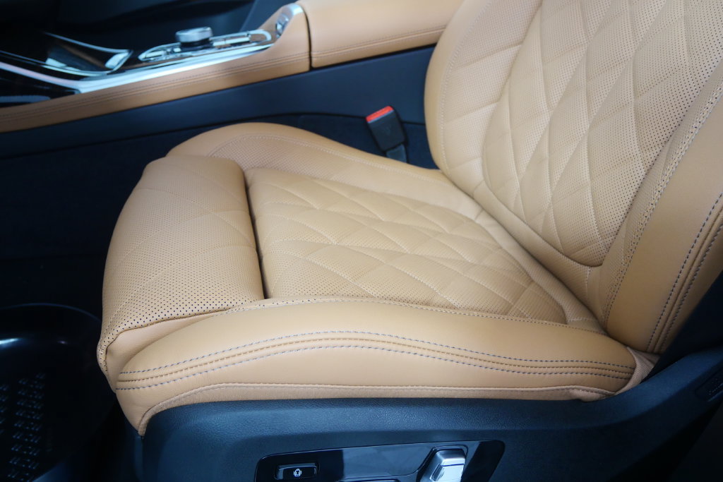 Used 2027 BMW X7 xDrive40i w/ Executive Package AWD/4WD image 9