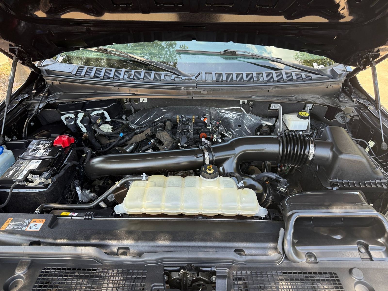 Used 2023 Ford Expedition XLT AWD/4WD image 34