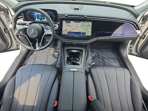 Certified 2025 Mercedes-Benz E 350 4MATIC Sedan image 9