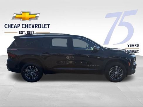 Used 2026 Chevrolet Traverse LT FWD image 6