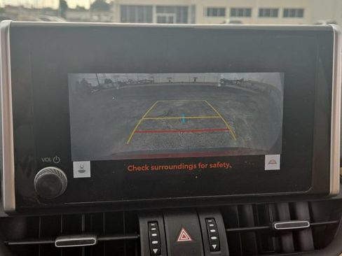 Used 2023 Toyota RAV4 XLE Premium FWD image 17