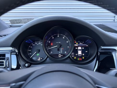 New 2026 Porsche Macan AWD/4WD image 17