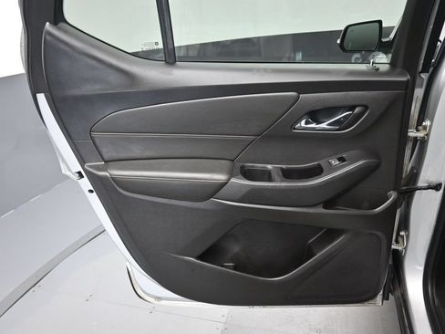 Used 2019 Chevrolet Traverse LT w/ LT Premium Package AWD/4WD image 32