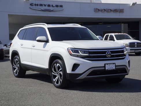 Used 2023 Volkswagen Atlas SEL AWD/4WD image 2