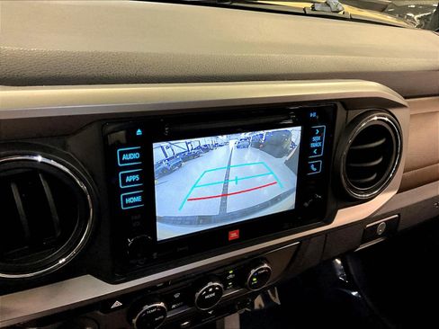Used 2017 Toyota Tacoma Limited w/ Tow Package AWD/4WD image 39