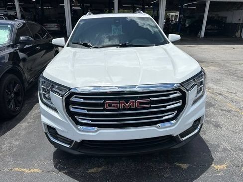 Used 2022 GMC Terrain SLT AWD/4WD image 3