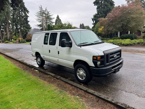 Used 2013 Ford E-250 and Econoline 250 image 7