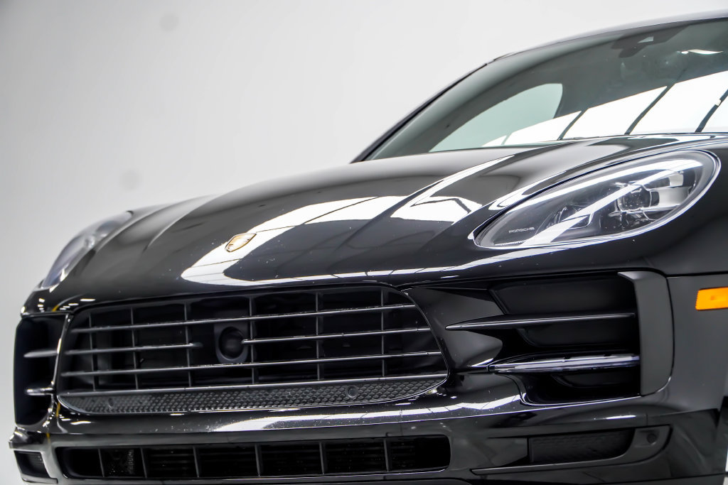 Used 2021 Porsche Macan AWD/4WD image 2