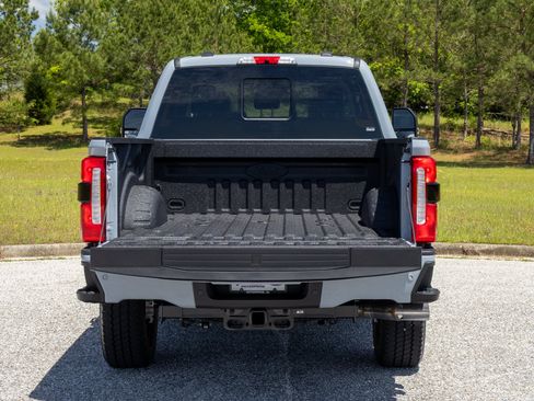 New 2026 Ford F250 Lariat w/ Black Appearance Package AWD/4WD image 9