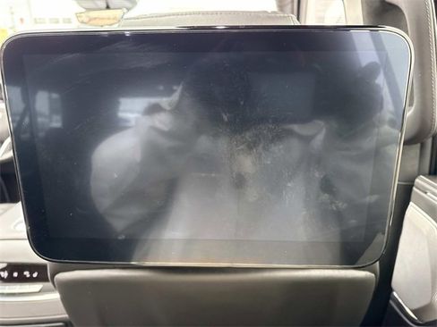 Used 2021 Cadillac Escalade ESV Premium Luxury Platinum image 18