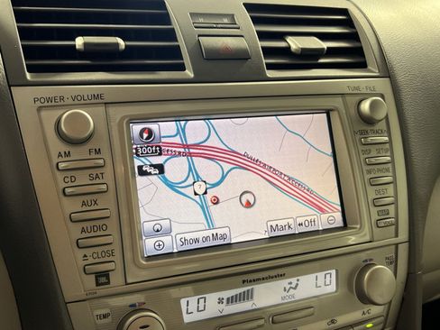 Used 2011 Toyota Camry XLE w/ SE/XLE Extra-Value Pkg FWD image 20
