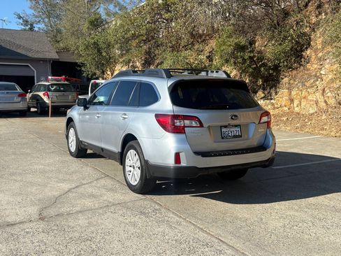 Used 2015 Subaru Outback 2.5i Premium AWD/4WD image 5
