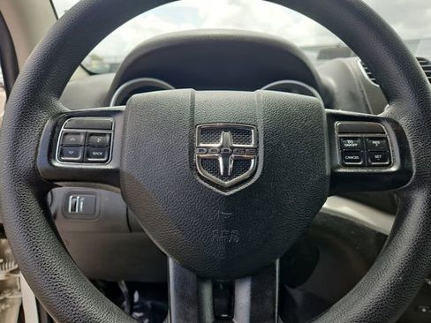 Used 2017 Dodge Journey SE FWD image 19