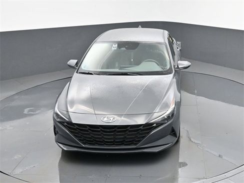 Used 2023 Hyundai Elantra SEL image 19